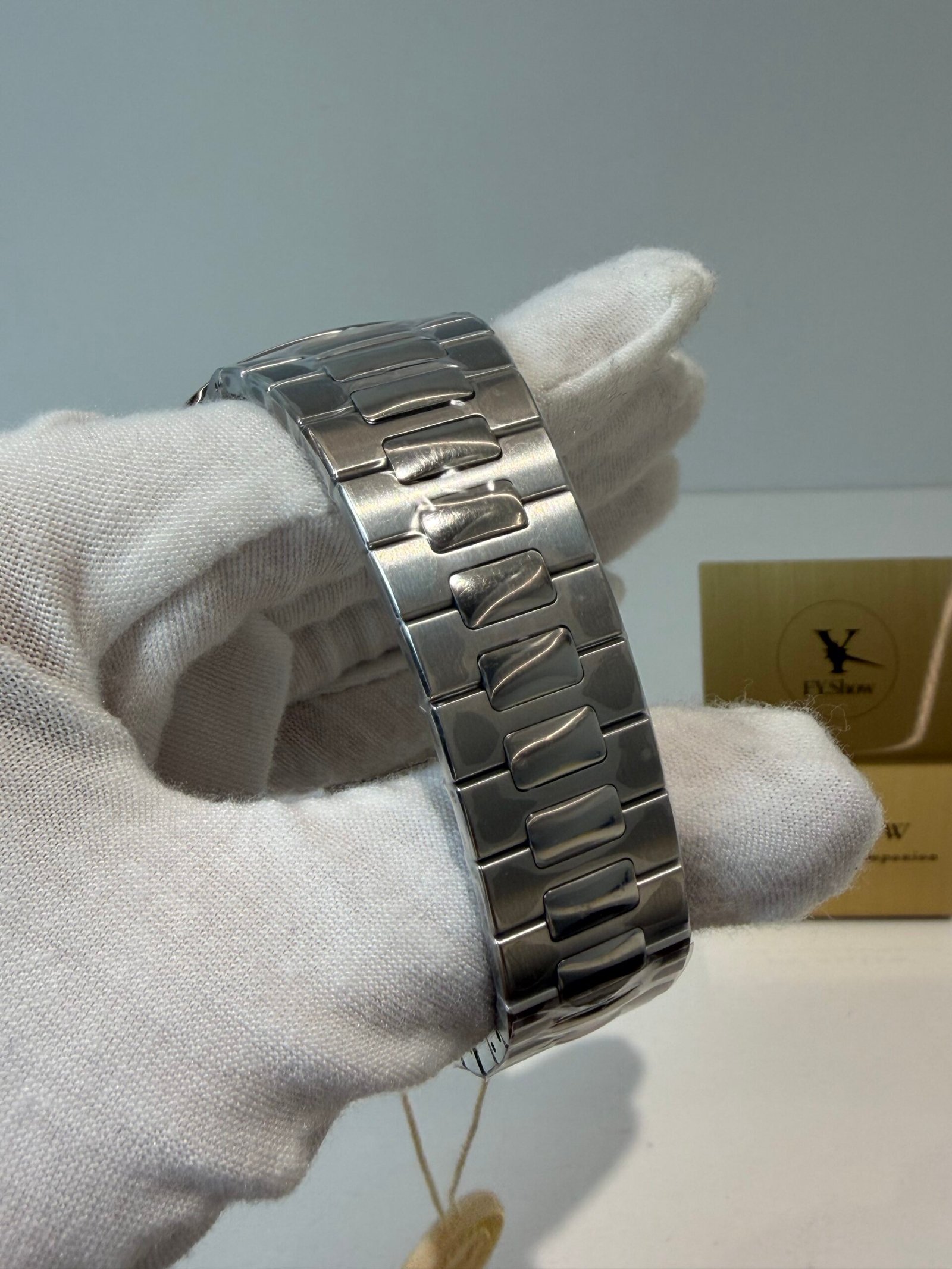 Patek Philippe Super Clone Watch 1:1 NAUTILUS 5712/1A-001 - Image 8