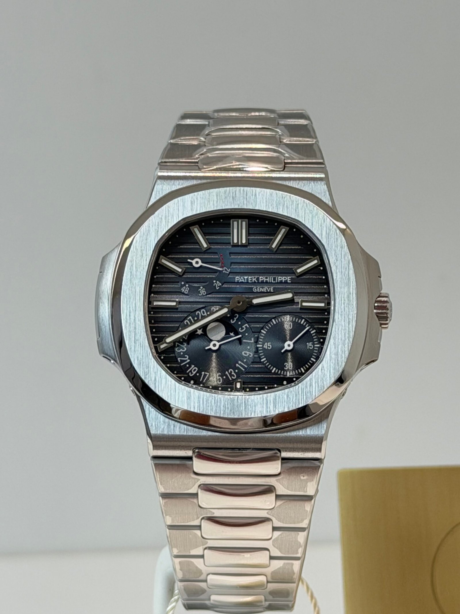 Patek Philippe Super Clone Watch 1:1 NAUTILUS 5712/1A-001
