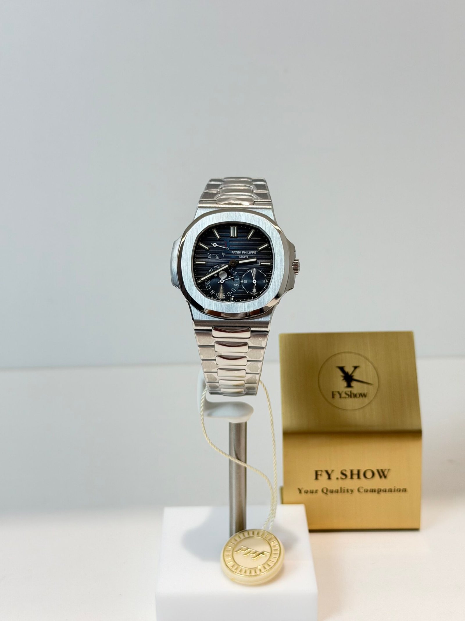 Patek Philippe Super Clone Watch 1:1 NAUTILUS 5712/1A-001 - Image 2