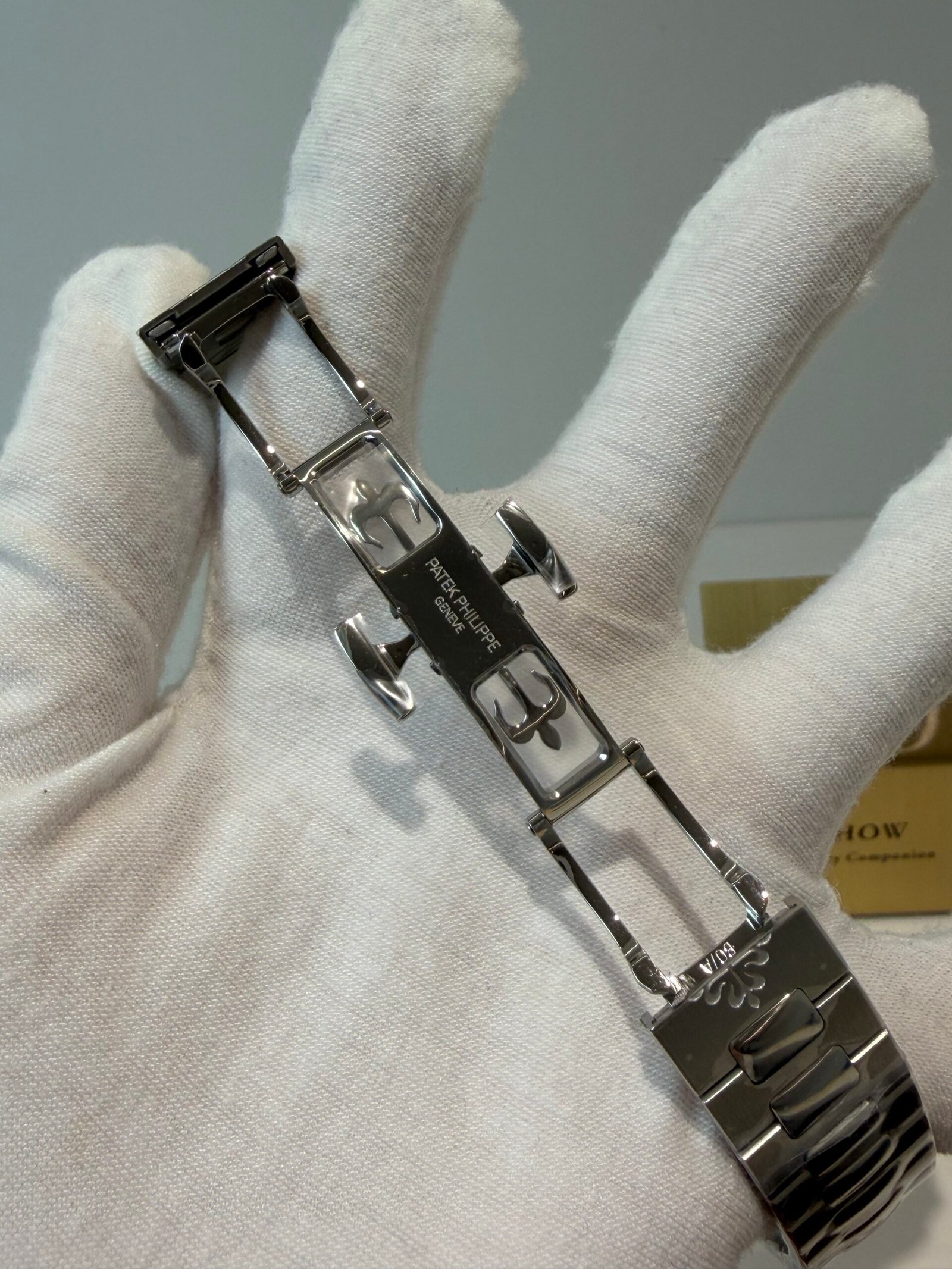 Patek Philippe Super Clone Watch 1:1 NAUTILUS 5712/1A-001 - Image 9